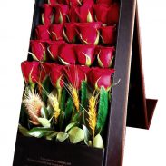خرید آنلاین و اینترنتی باکس گل ایستاده رز قرمز با جعبه مستطیلی در تهران از گلفروشی و فروشگاه انلاین شادیچی
