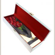 خرید آنلاین و اینترنتی باکس گل رز قرمز مستطیلی با جعبه قفل دار چرمی در تهران از گلفروشی و فروشگاه انلاین شادیچی
