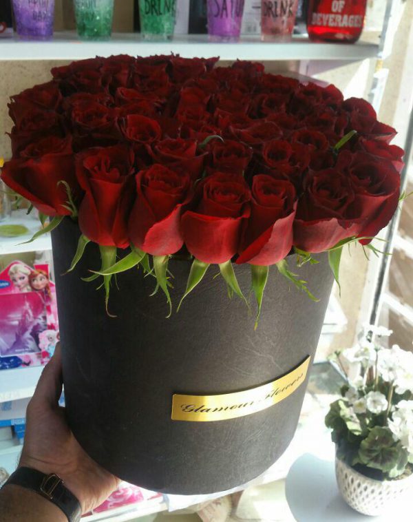 خرید اینترنتی و آنلاین جعبه گل لاکچری استوانه ای رز قرمز در تهران از فروشگاه و گلفروشی انلاین شادیچی