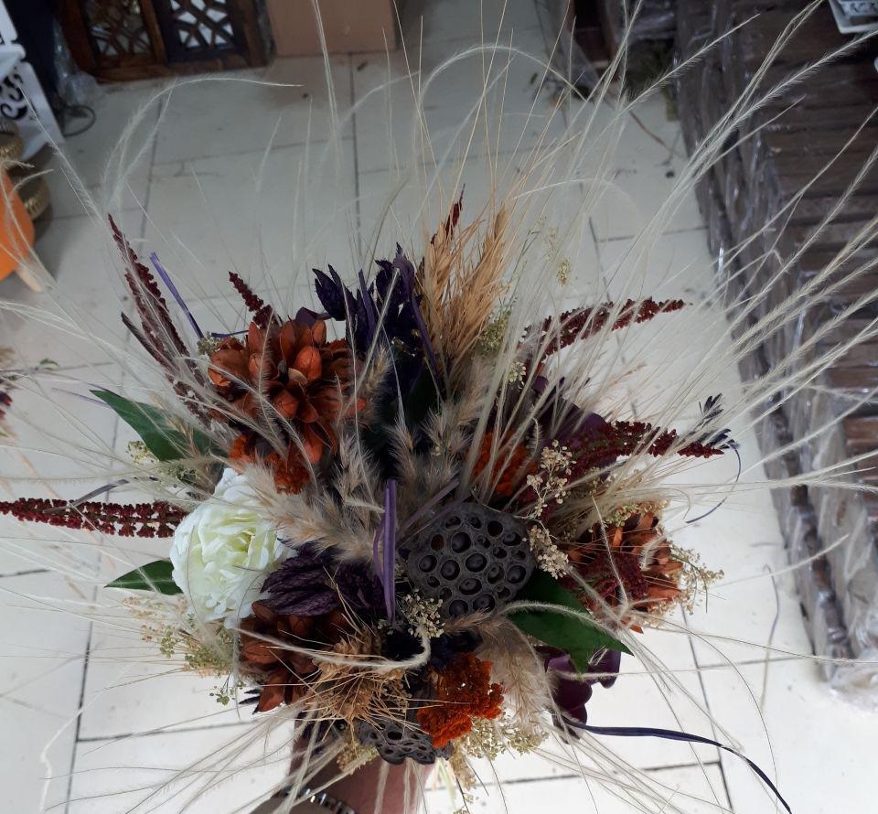 دسته گل عروس با تاج ارغوان شماره 101
