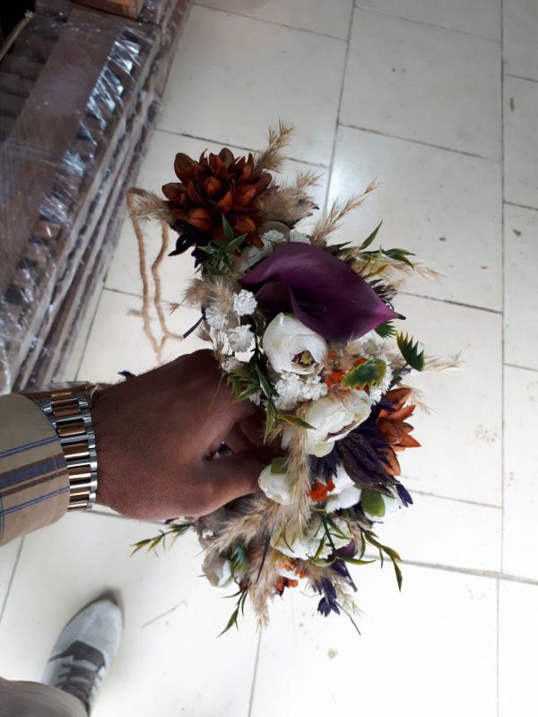 دسته گل عروس با تاج ارغوان شماره 101