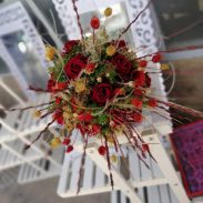 خرید آنلاین و اینترنتی دسته گل رز قرمز با تاج گل عروس برای جشن عروسی خواستگاری و هدیه در تهران از گلفروشی و فروشگاه انلاین شادیچی