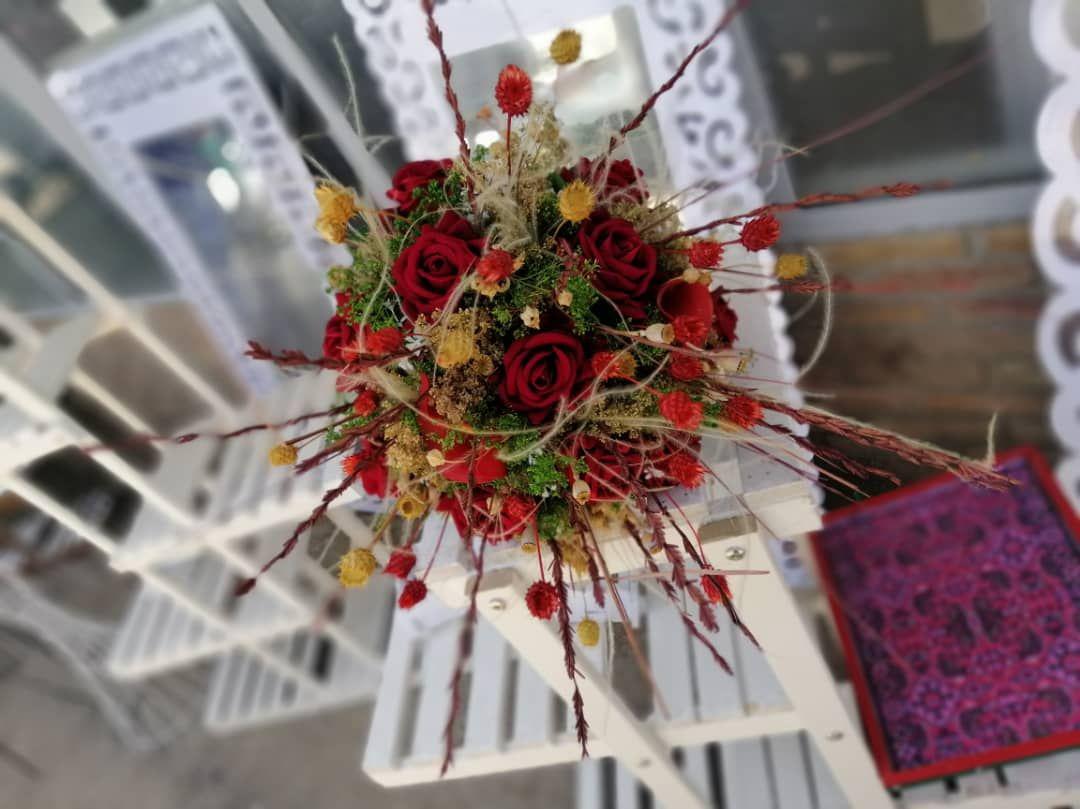خرید آنلاین و اینترنتی دسته گل رز قرمز با تاج گل عروس برای جشن عروسی خواستگاری و هدیه در تهران از گلفروشی و فروشگاه انلاین شادیچی