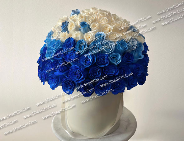 باکس گل استوانه ای با گل رز سفید و آبی