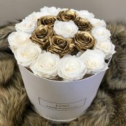 باکس گل استوانه ای هارد باکس با گل رز سفید و طلایی شماره 148