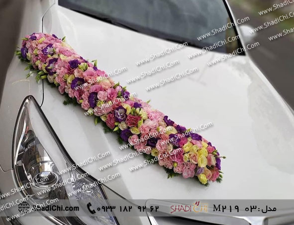 گل آرایی ساده ماشین عروس به شکل خطی